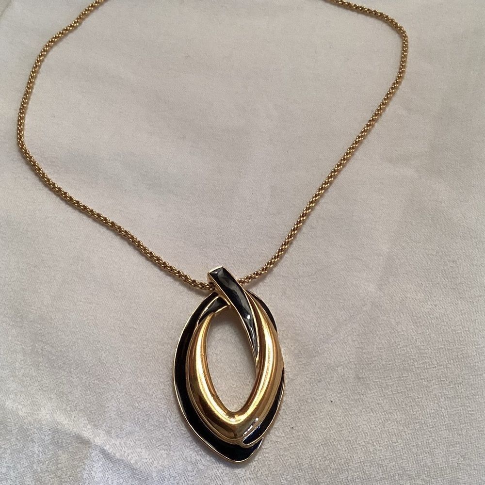 Monet Goldtone Chain with Eliptical Pendant